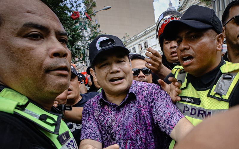 Himpunan tangkap Azam Baki gagal, Rafizi sila bersara dari gelanggang politik