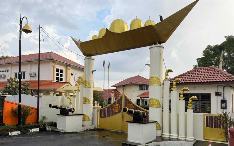 Mubarak diarah kosongkan Balai Luak Undang Sungei Ujong