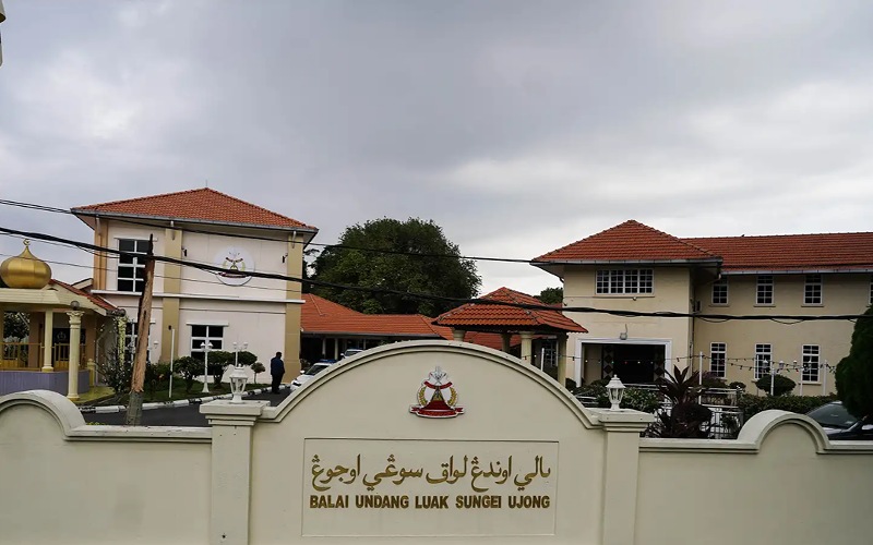 Pengosongan Balai Luak Undang Sungei Ujong oleh Mubarak ditangguhkan