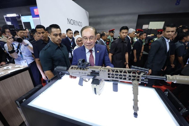 Anwar akui kebimbangan pameran, tegaskan kepentingan sektor pertahanan
