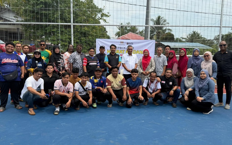 Gelanggang futsal Jengka 24 diserah secara rasmi sempena program Hasrat MADANI