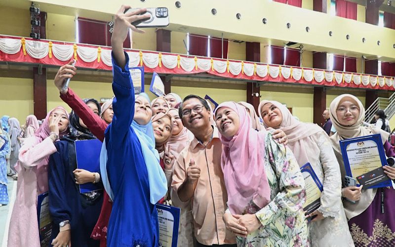 477 pelajar Sepanggar terima Anugerah Cemerlang MADANI
