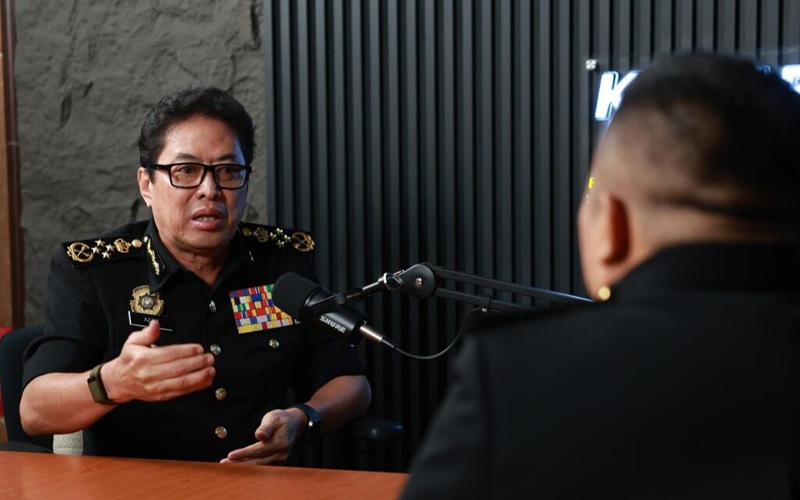 Politik, perniagaan bukan kepakaran saya – Azam