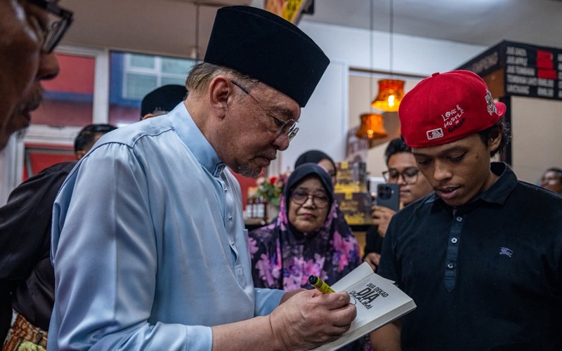 Rakyat, peniaga kecil menjadi keutamaan Kerajaan MADANI