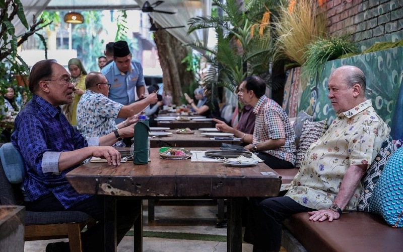 Agong terima menghadap, santap sarapan bersama Perdana Menteri