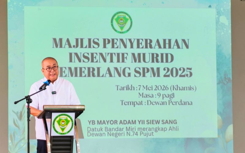 Pelajar cemerlang SPM 2025 SMK Dato Permaisuri terima insentif