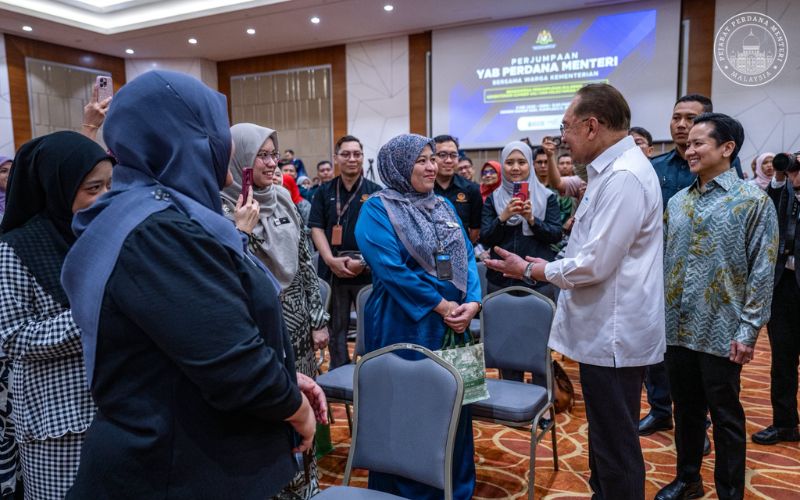 Pengambilan doktor dan jururawat baharu diteruskan