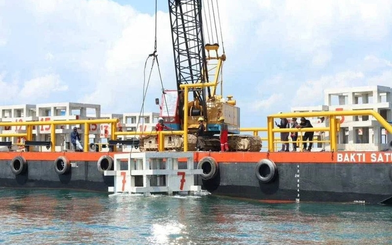 Lindungi sumber marin, tukun 15 tan jadi benteng halang pukat tunda