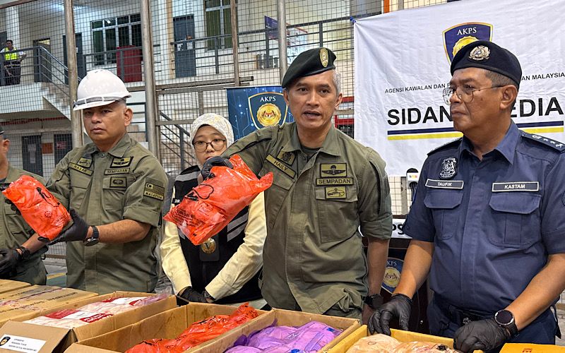 AKPS rampas 14 kontena ayam sejuk beku bernilai RM2.43 juta