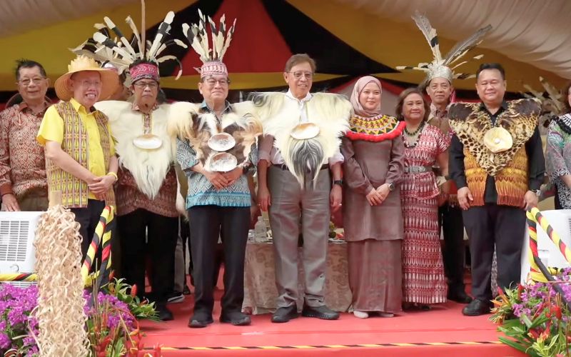 Perarakan 1.2 kilometer Niti Daun tonjol keunikan budaya, perpaduan etnik Sarawak