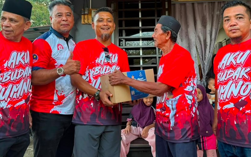 Veteran UMNO Jerantut terima Bakti Negeri Pahang