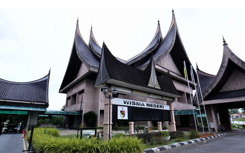 Krisis Negeri Sembilan: Penyelesaian kemelut perlu berlandaskan tertib adat dan undang-undang – Pakar