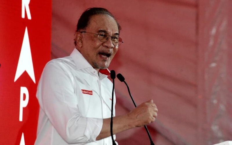 TMJ anggap saya sahabat, jangan lagi tunggang institusi diraja – Anwar