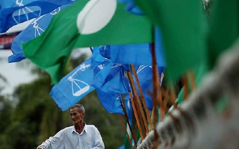 Suruh penyokong undi BN, Pas amalkan politik ‘parasitik strategik’ demi kuasa
