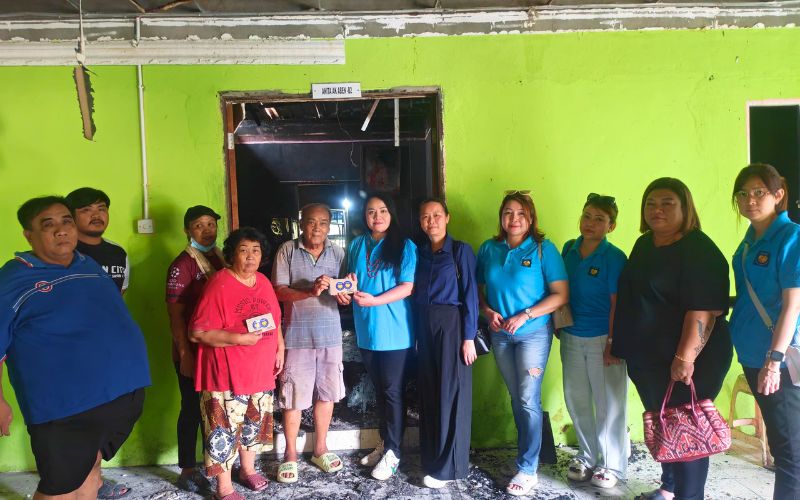 Kebakaran di Dudong: Exco Wanita PDP Nasional salur dana RM2,600 buat tiga keluarga
