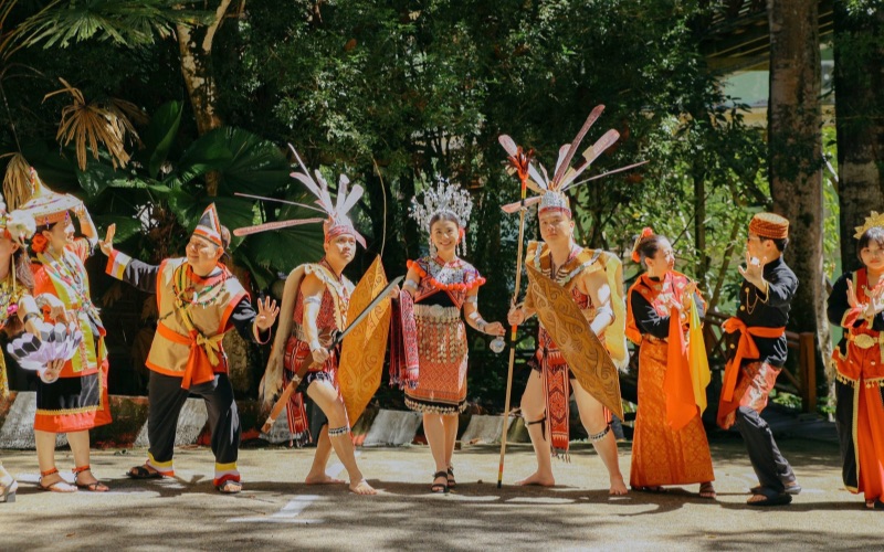 Pengamal media terokai warisan budaya Sarawak menerusi Miri In-depth Experience