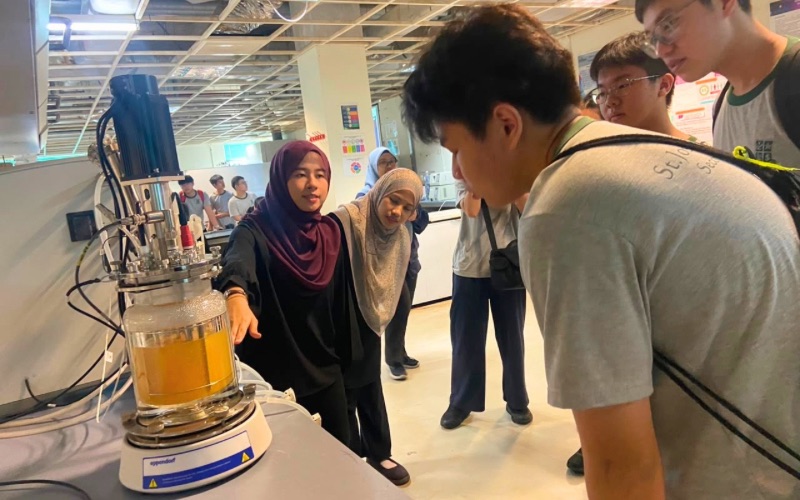 UNIMAS perkasa bakat saintis muda Sarawak menerusi program STEM