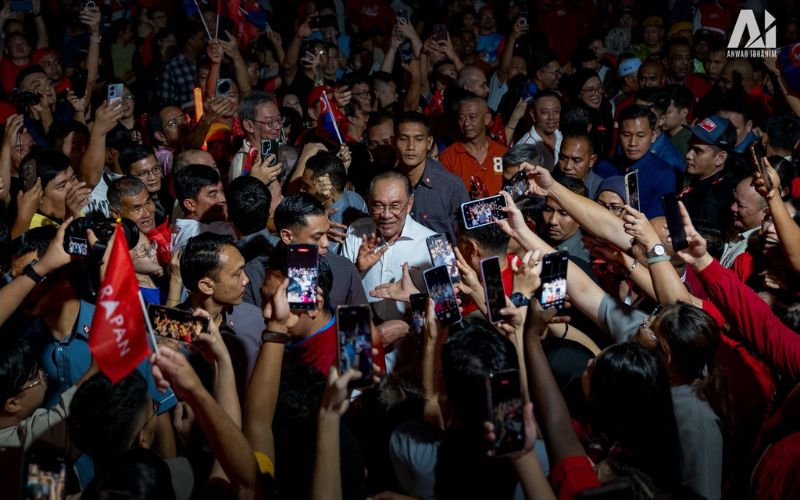 Tinjauan Merdeka Center: Anwar kekal mendahului, 52 peratus rakyat puas hati prestasi Kerajaan