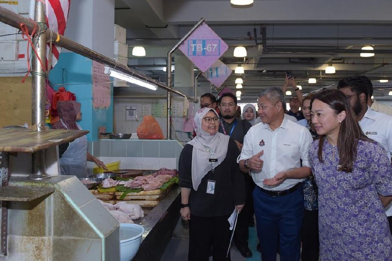 DBKL salur bantuan khas RM1,500 kepada penjaja terjejas Program Lestari Niaga