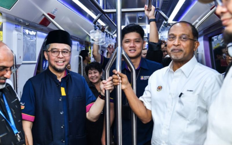 Zambry naik LRT3 ke UiTM Shah Alam, tinjau kemudahan baharu permudah mobiliti pelajar