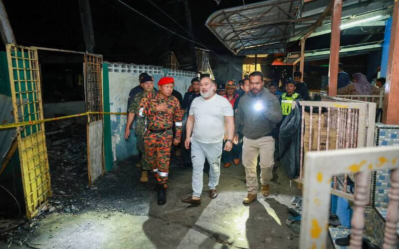 Sultan Muhammad V zahir keprihatinan, santuni mangsa kebakaran Kampung Gok Kapur