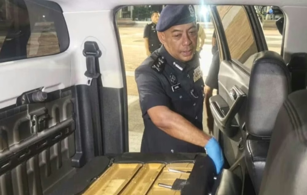 Pelajar IPTS ‘kantoi’ cuba seludup bunga ganja RM1.17 juta