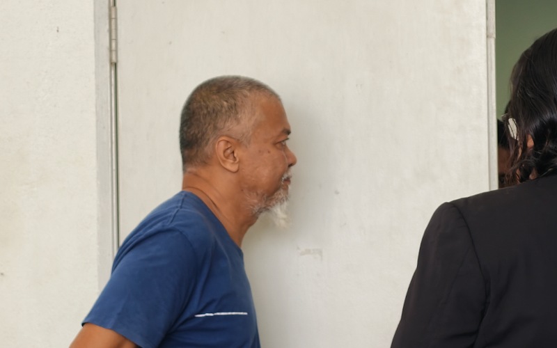 Bekas tentera berdepan penjara 14 tahun, enam sebatan