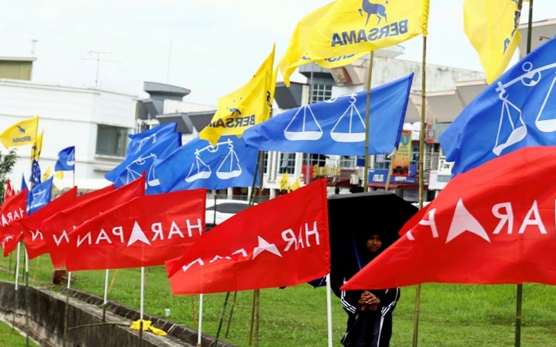 Enam bas percuma disedia NGO, KTMB ganda kapasiti tren bawa pulang pengundi