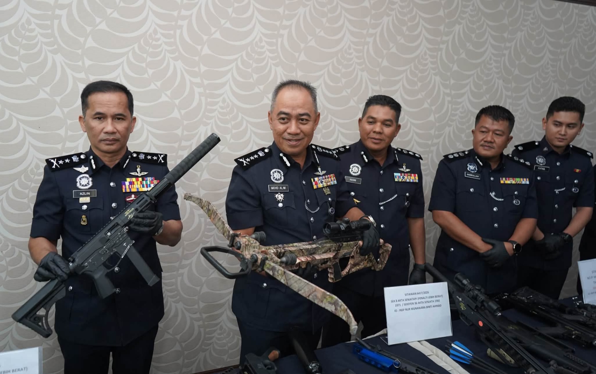 Lelaki ditahan bersama dadah, simpan objek menyerupai pistol dan 208 peluru hidup