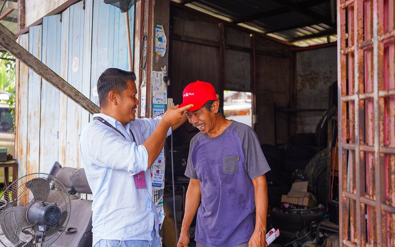 Haniff terus dekati rakyat, santuni penduduk Parit Hj Abdul Karim dengar isu setempat