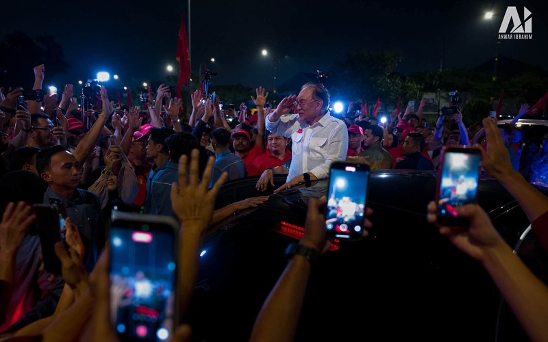 Anwar hantar isyarat politik matang, komited bantu Johor – Penganalisis