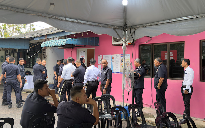 Pengundian awal di IPD Johor Bahru Utara capai 33 peratus setakat 10 pagi
