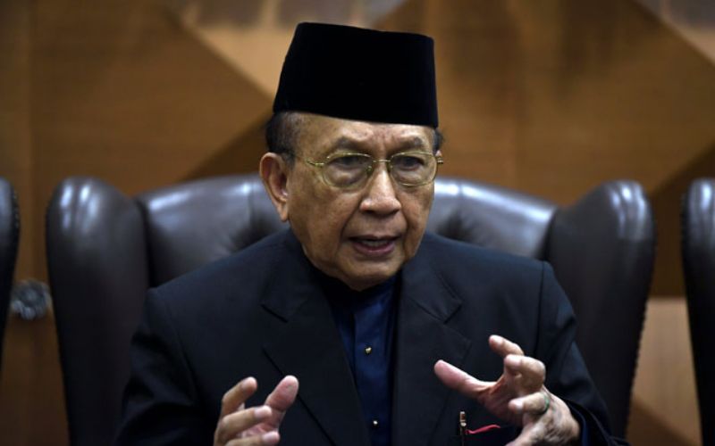 Istana Negeri Sembilan tarik balik dua darjah kebesaran Rais Yatim, berkuat kuasa serta-merta