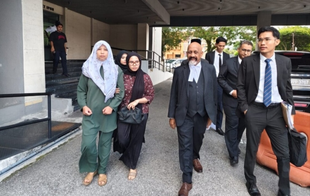 Wanita Lakukan kekerasan terhadap Sultan Perak didenda RM500