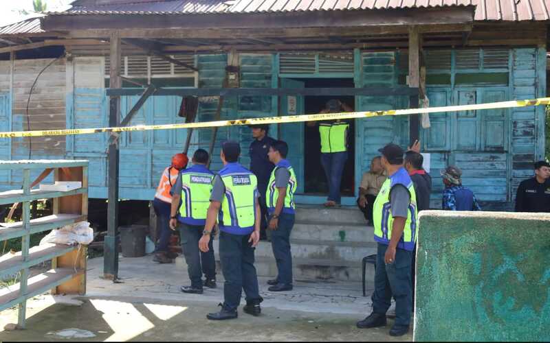 Warga Rohingya bina penempatan haram di tanah kerajaan diroboh