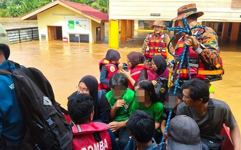 Bomba selamat 23 mangsa terperangkap banjir