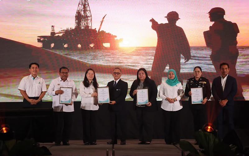 Petronas lancar dua platform digital tingkat tenaga kerja industri minyak dan gas Sabah