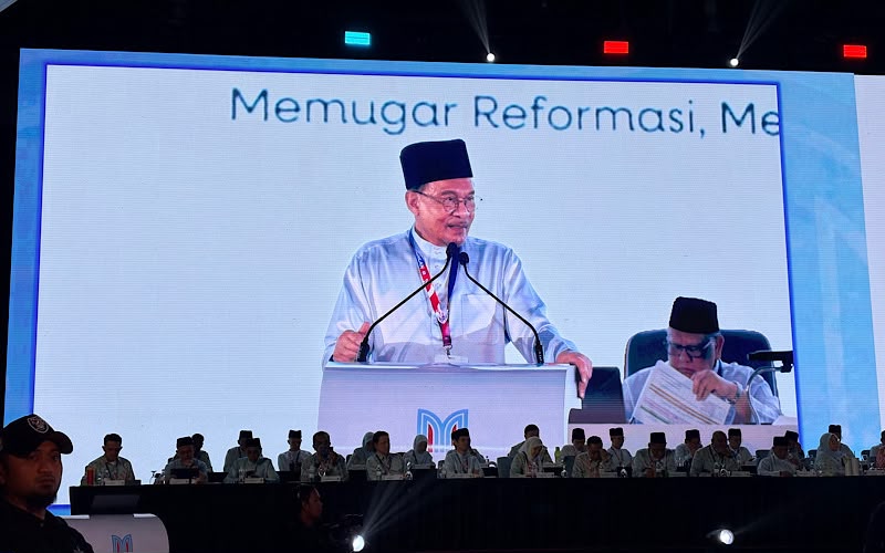 Jangan leka pencapaian ekonomi, reformasi mesti diteruskan – Anwar