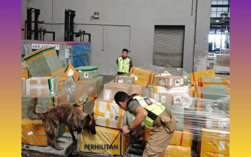 Unit K9 benteng negara kesan aktiviti penyeludapan di Pusat Kargo KLIA