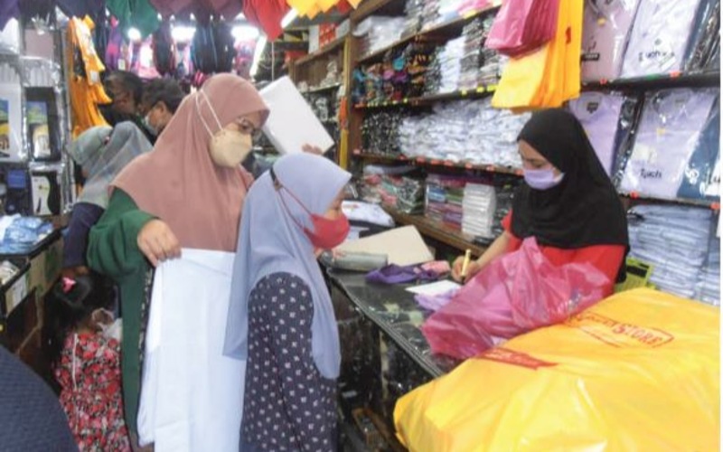 ‘Uniform Sekolah MADANI’ solusi ibu bapa tangani kos pakaian sekolah