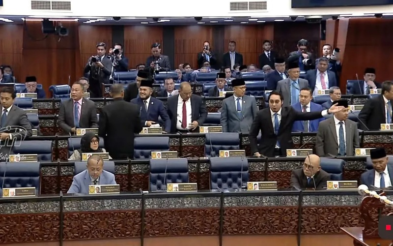 Ahli Parlimen PN bertindak keluar dewan, tak sertai sesi penerangan Menteri RCI TH