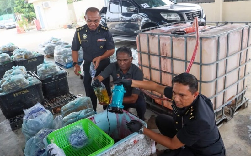 Minyak masak subsidi dicampur pewarna untuk lebih untung