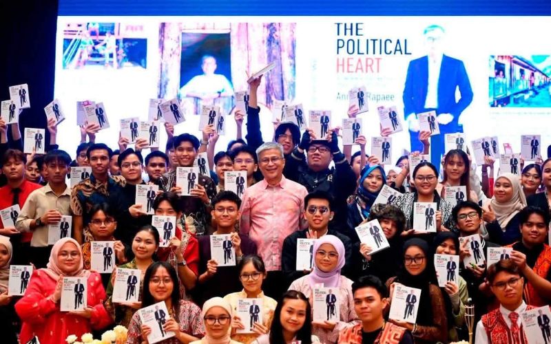 Mahasiswa digesa perkukuhkan pengetahuan demi masa depan Sarawak – Annuar Rapaee