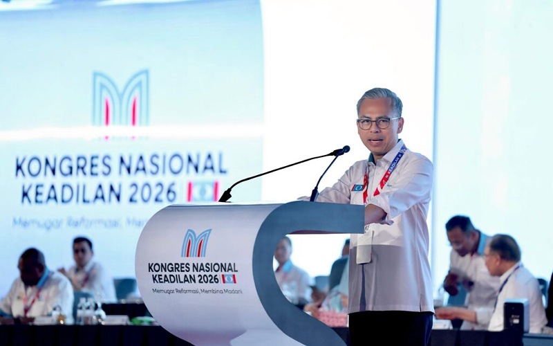 Kerajaan tolak desakan kawal media – Fahmi