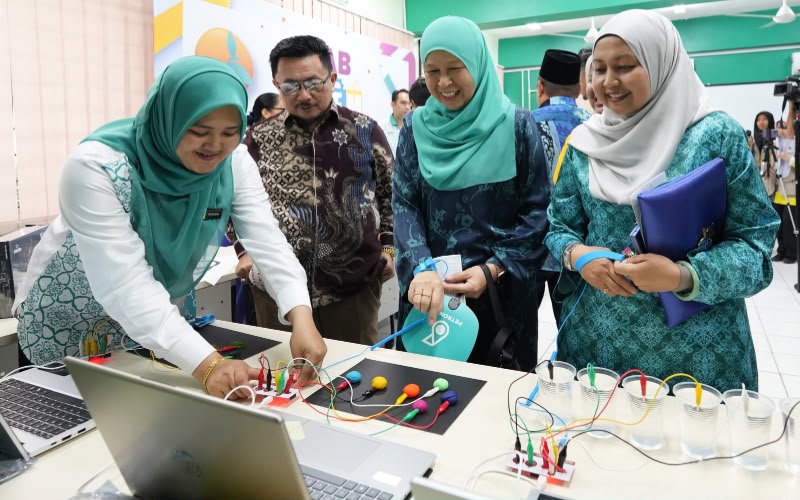 Yayasan Petronas tingkat pendidikan STEM menerusi Hab Program Duta Guru di Sipitang