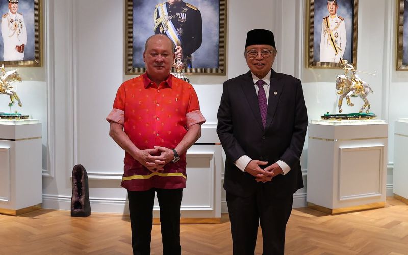 Agong terima menghadap Premier Sarawak di Istana Pasir Pelangi
