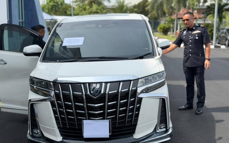 Sindiket guna Alphard sewa angkut warga Myanmar