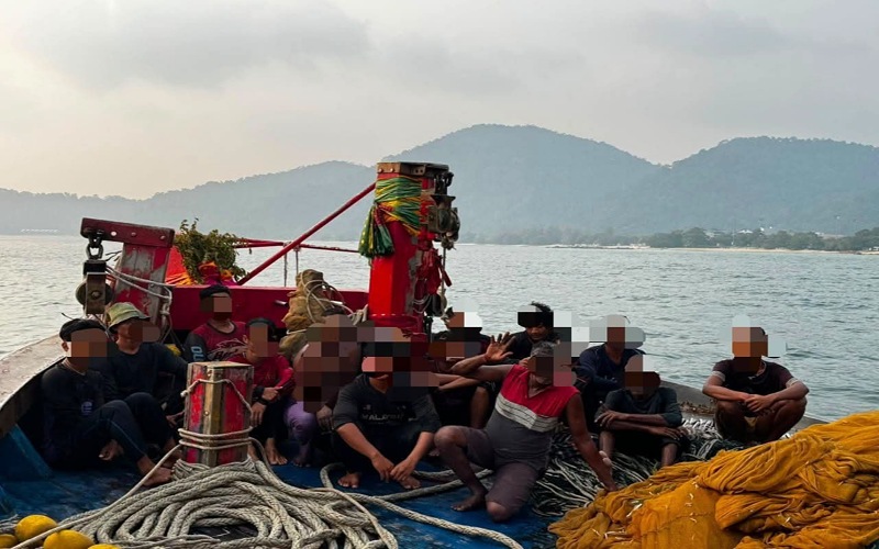 11 kru Indonesia ditahan, vesel pukat jerut langgar syarat lesen