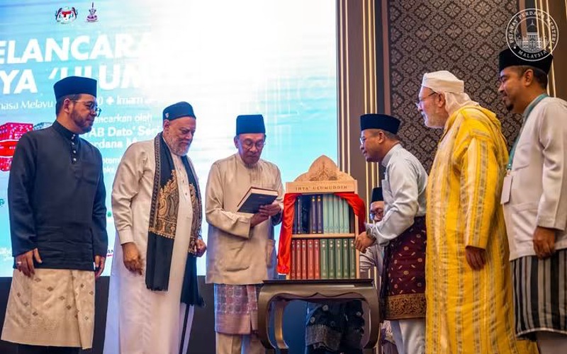 Kerajaan mahu lulusan pondok tembusi universiti, sistem pendidikan awam – PM