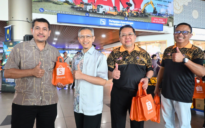 KSU Kementerian Komunikasi edar 200 bungkusan promosi Hari Malaysia 2026 di LTAK